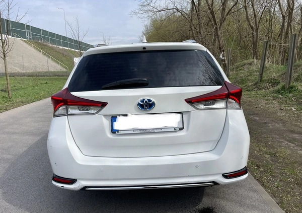 Toyota Auris cena 52000 przebieg: 150000, rok produkcji 2018 z Zielonka małe 67